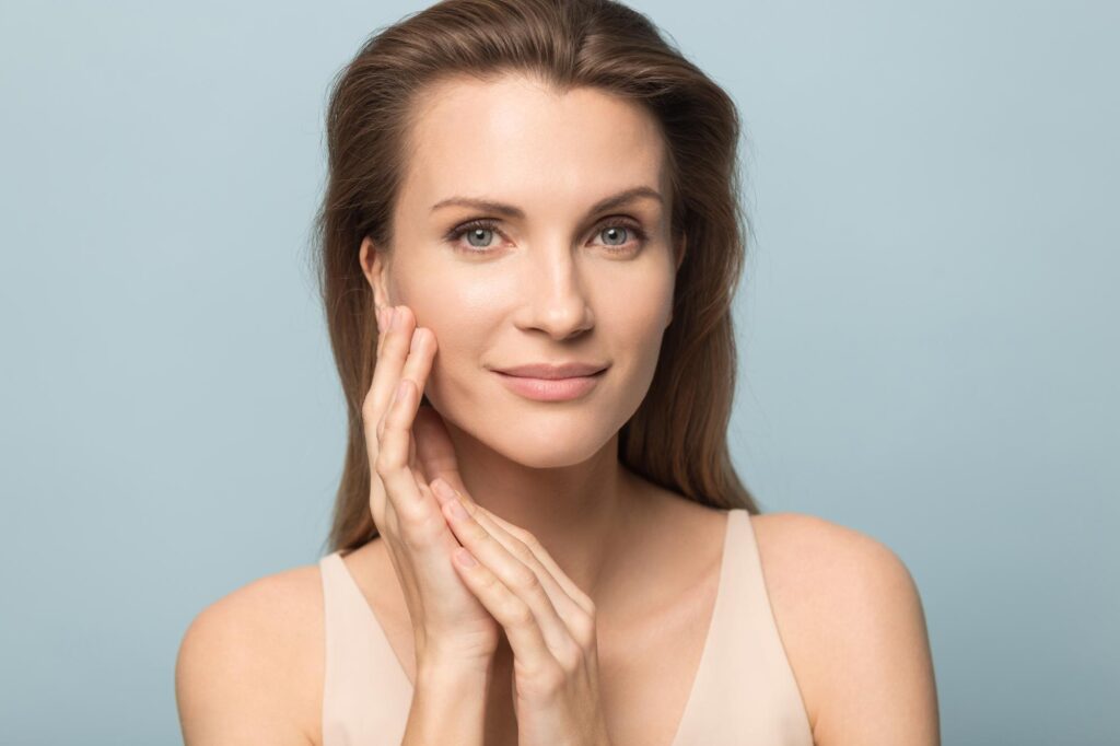 Woman thrilled with her new Facelift Surgery in NYC